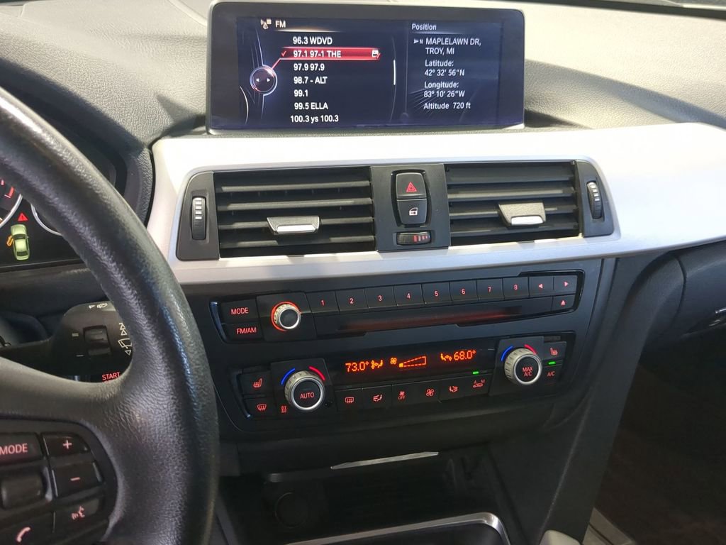 Used 2014 BMW 320i xDrive Sedan image 32