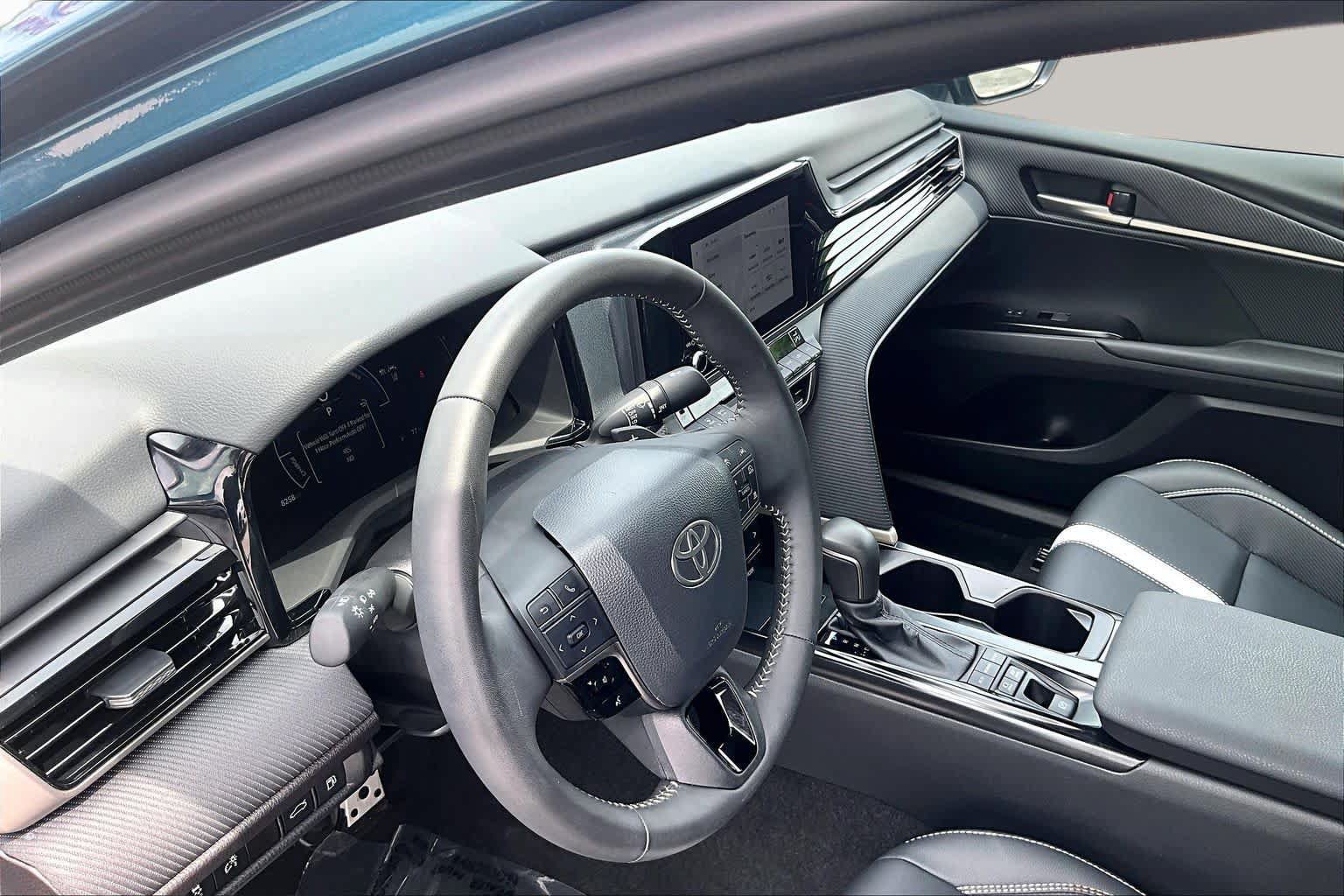 Used 2025 Toyota Camry SE w/ Convenience Package AWD/4WD image 17