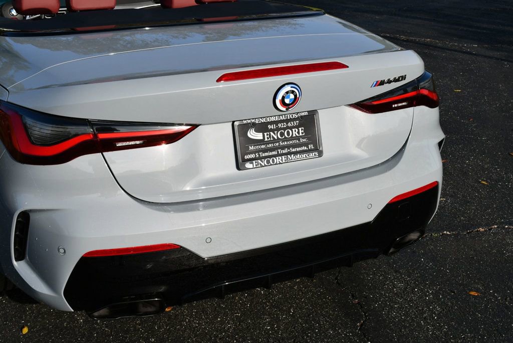 Used 2023 BMW M440i Convertible w/ Premium Package image 10