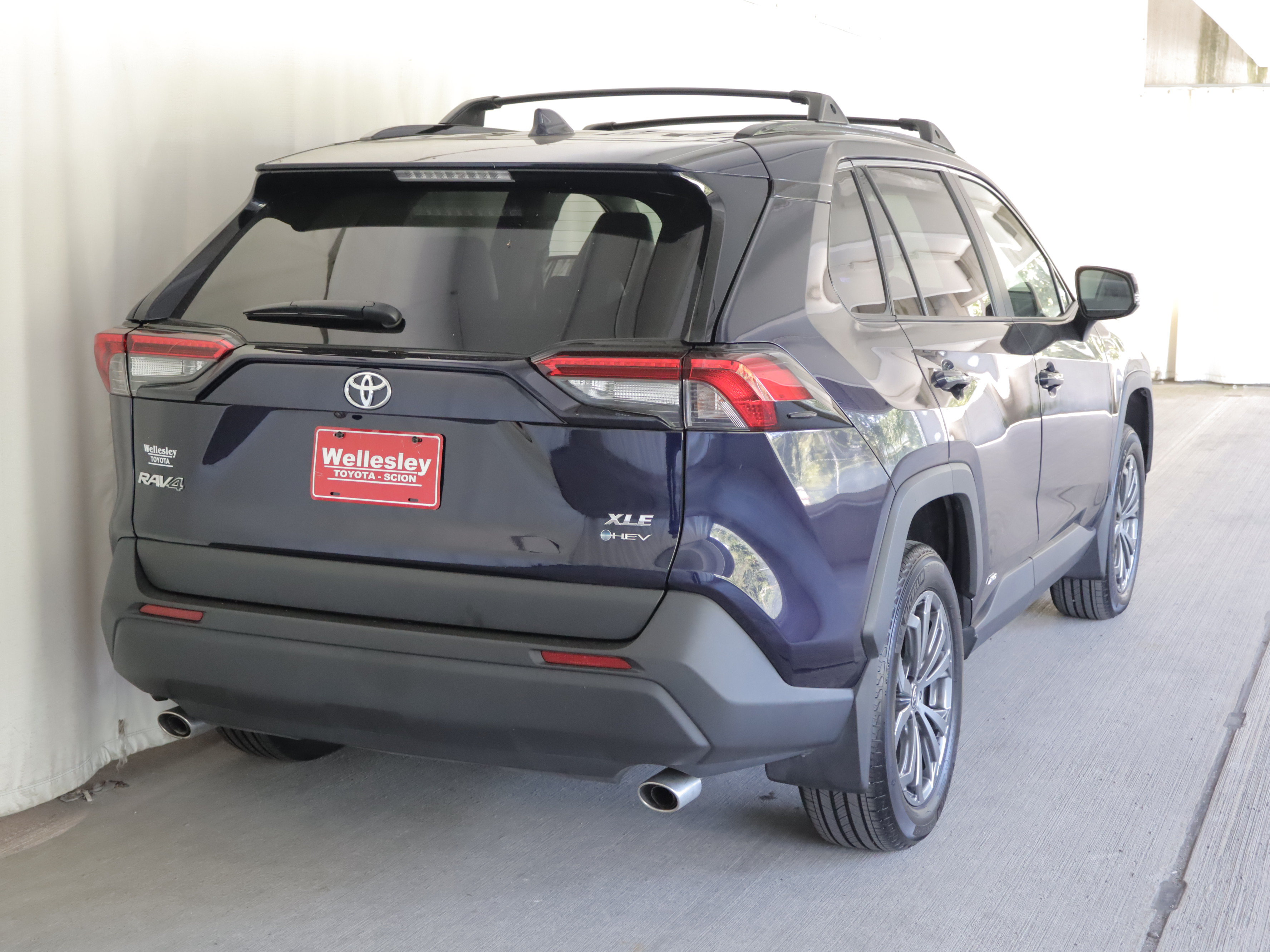 Used 2025 Toyota RAV4 XLE Premium w/ Weather Package AWD/4WD image 7
