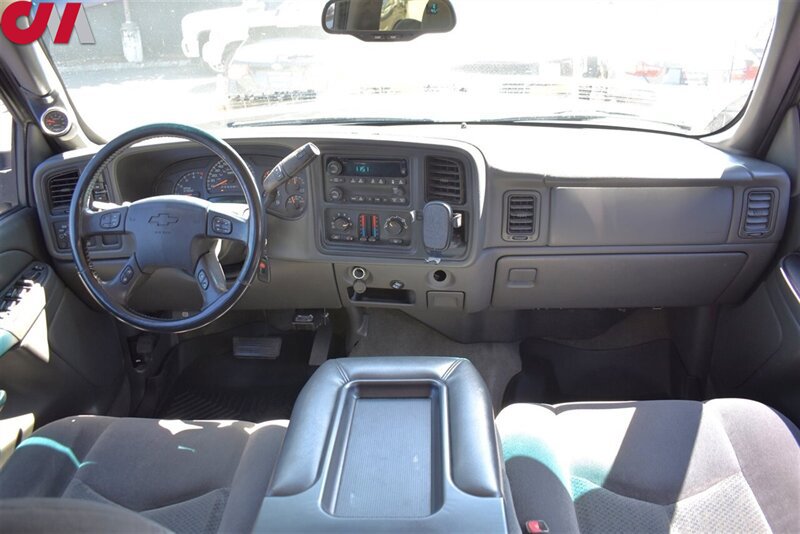 Used 2006 Chevrolet Silverado 2500 LT w/ Heavy-Duty Power Package AWD/4WD image 11