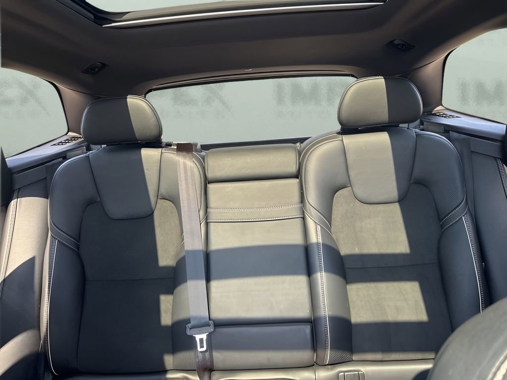 Used 2018 Volvo XC60 T6 R-Design w/ Convenience Package AWD/4WD image 12