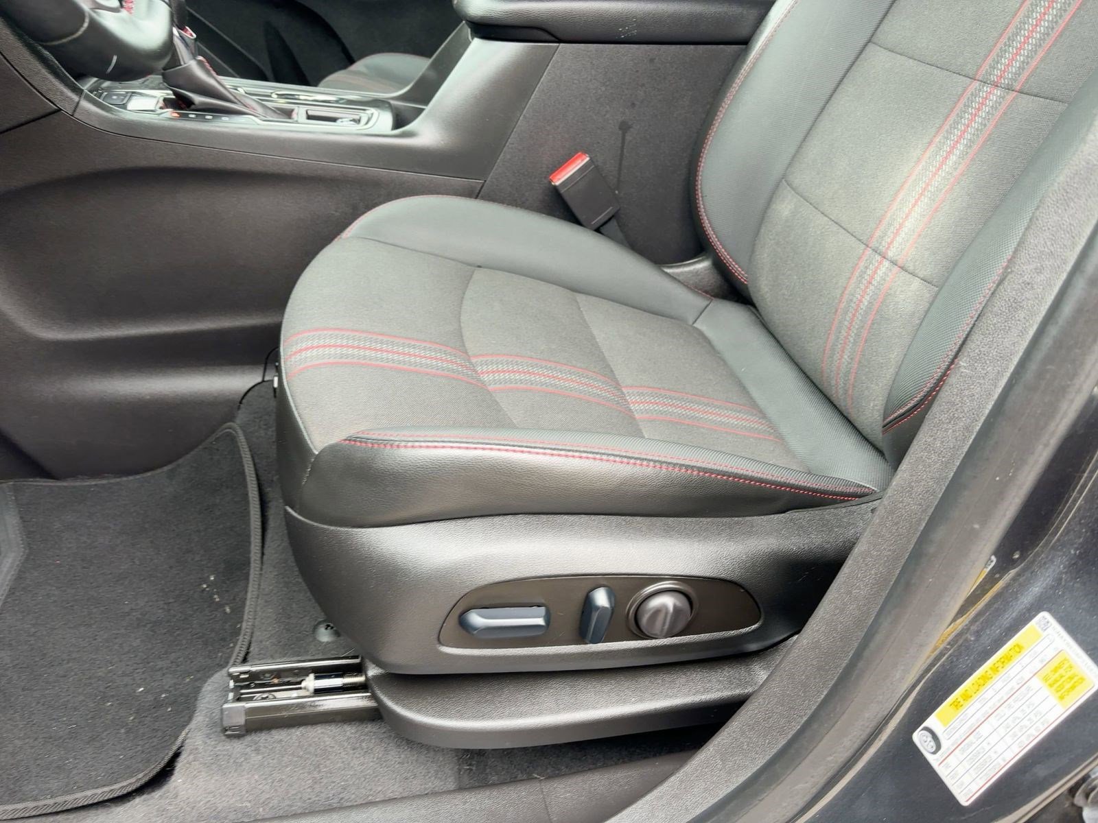 Used 2023 Chevrolet Equinox RS image 14