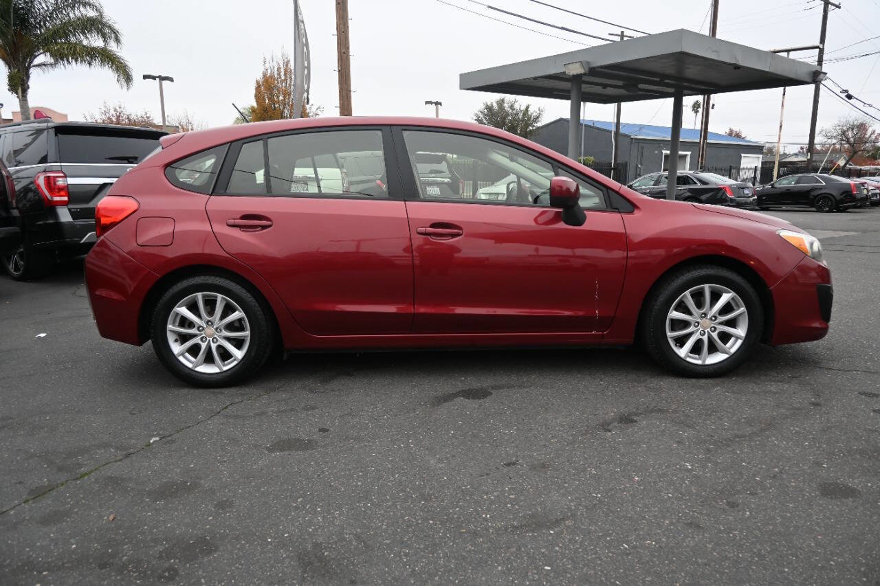Used 2013 Subaru Impreza 2.0i Premium w/ All-Weather Pkg AWD/4WD image 8