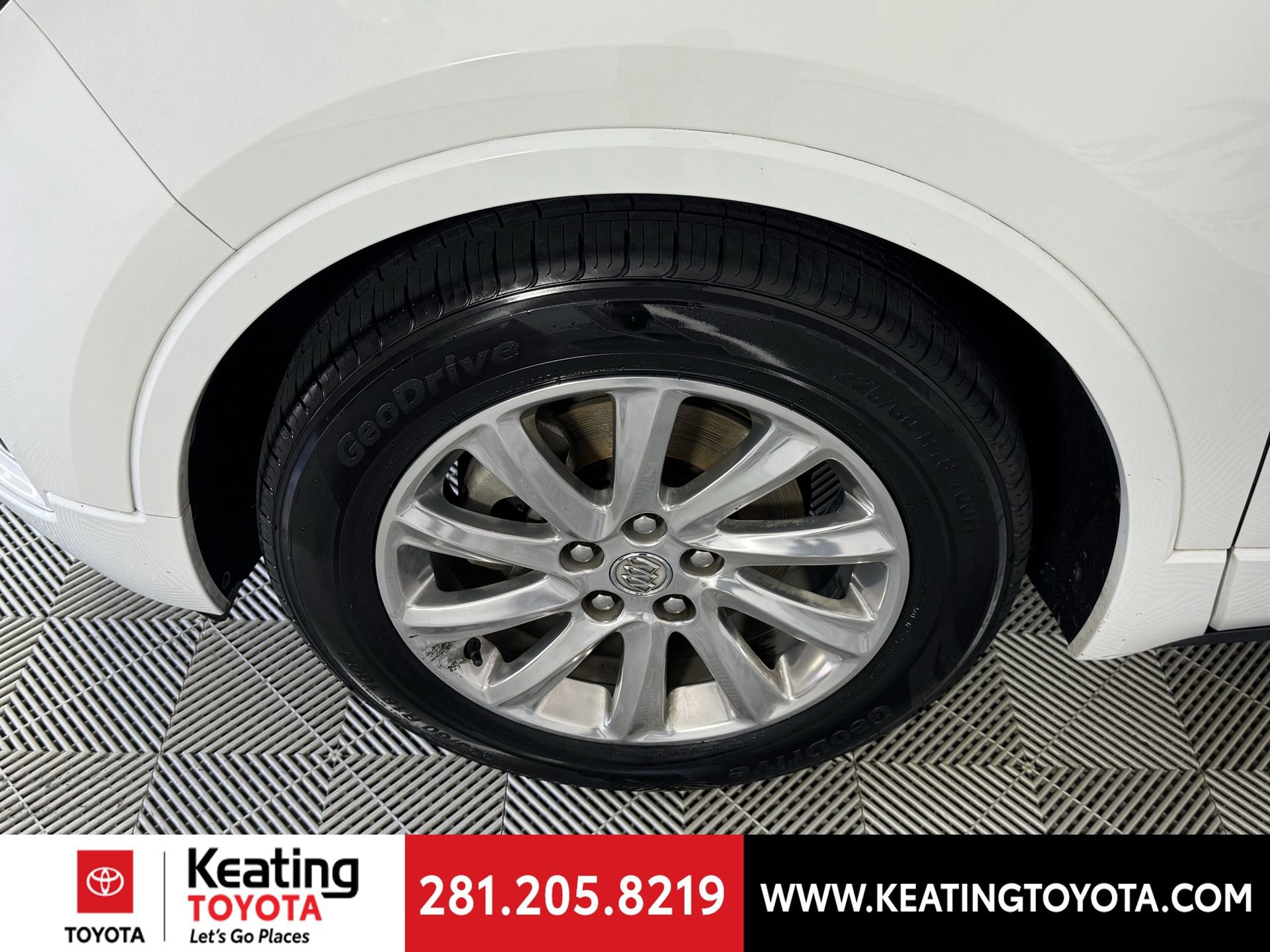 Used 2019 Buick Envision Essence FWD image 29