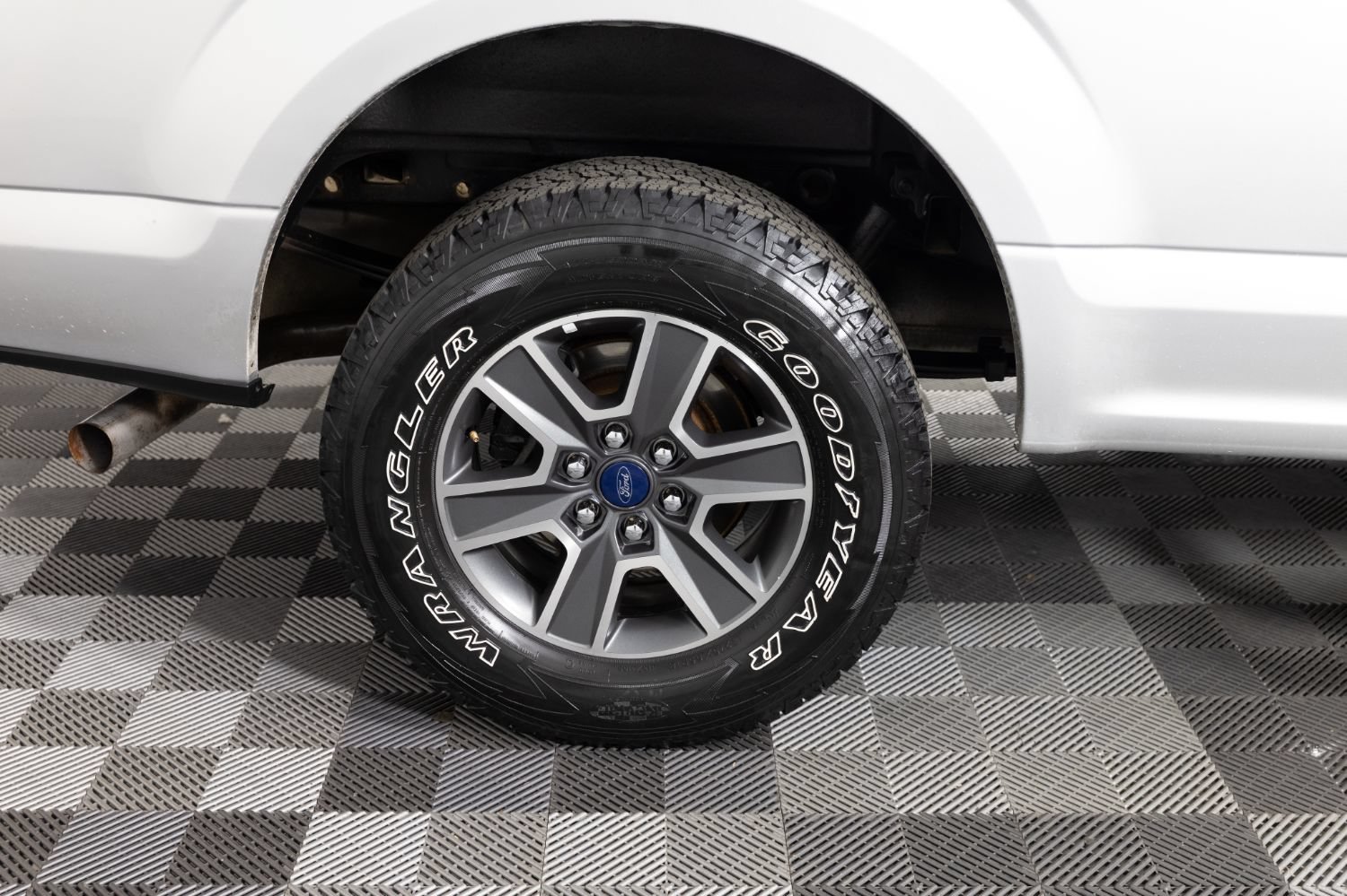 Used 2017 Ford F150 XLT w/ Equipment Group 301A Mid AWD/4WD image 37