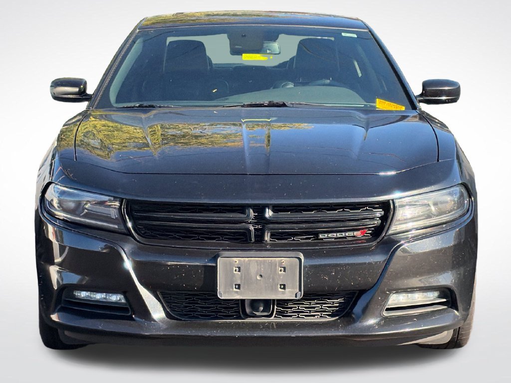 Used 2017 Dodge Charger SXT w/ AWD Premium Group image 3
