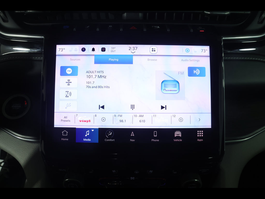 Used 2022 Jeep Grand Cherokee Overland w/ Luxury Tech Group IV AWD/4WD image 29