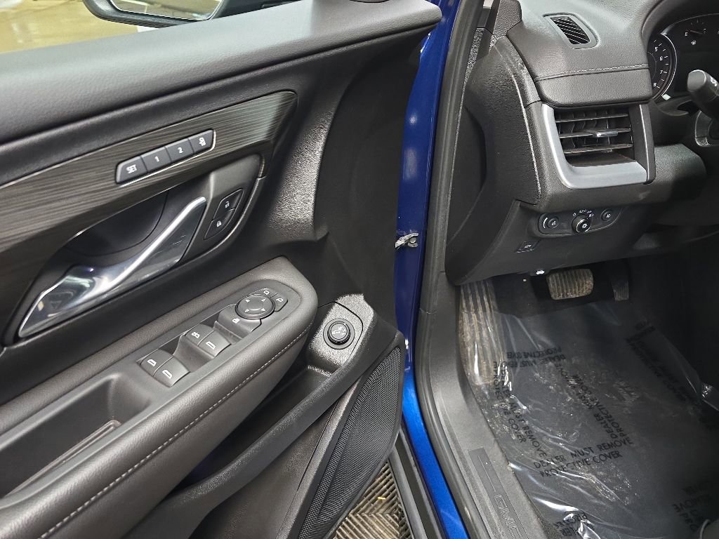 Used 2023 GMC Terrain SLT AWD/4WD image 27