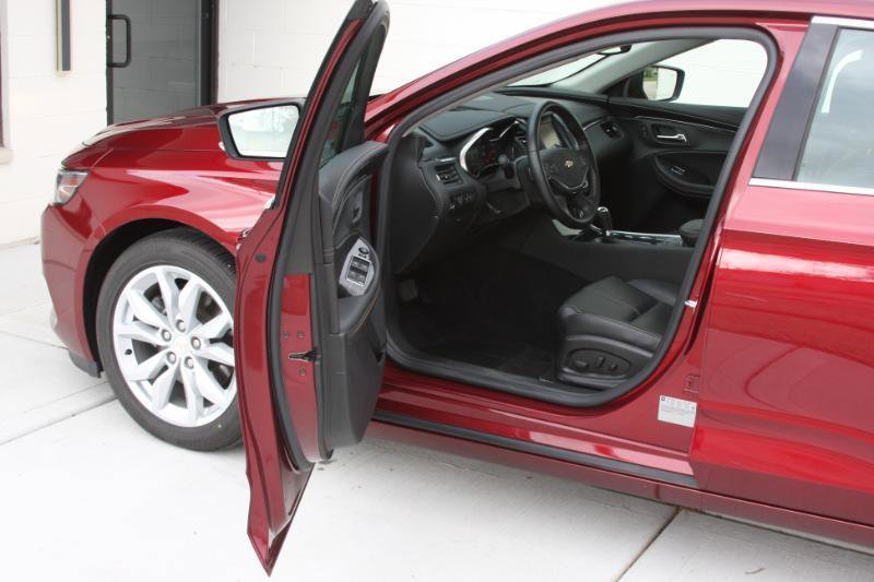 Used 2016 Chevrolet Impala LT w/ Leather Package FWD image 23