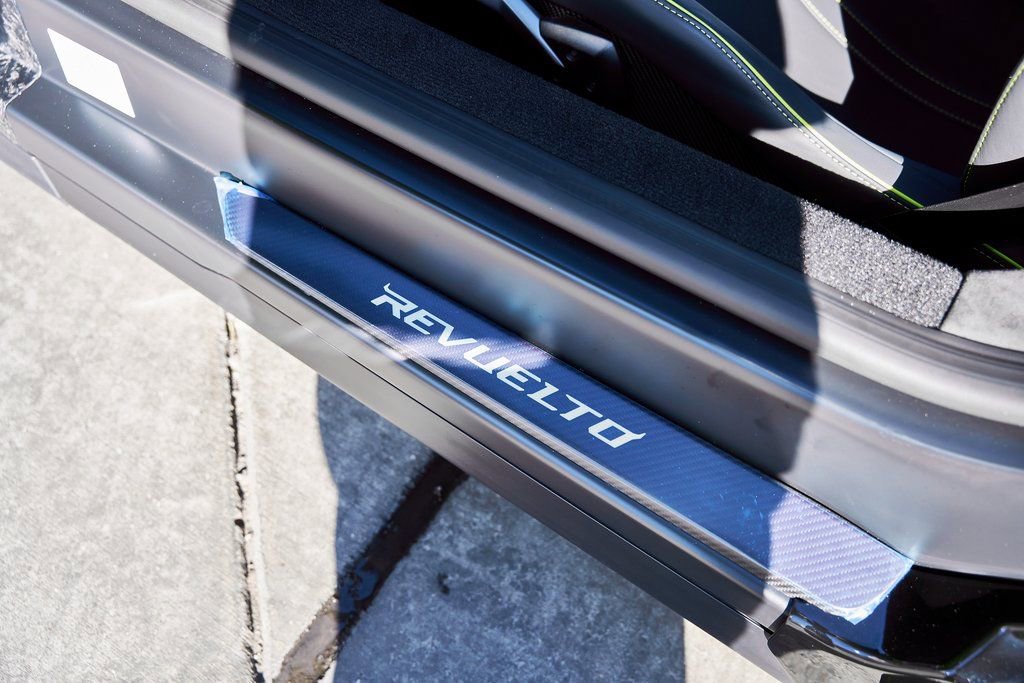 Used 2025 Lamborghini Revuelto image 42
