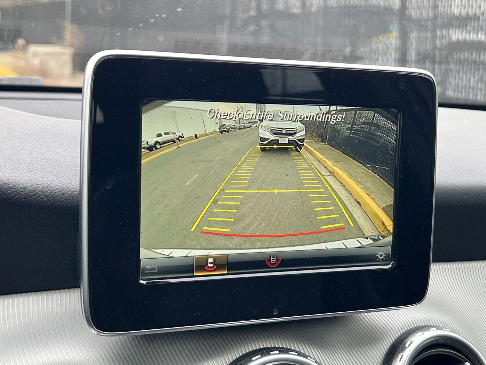 Used 2017 Mercedes-Benz GLA 250 4MATIC image 16