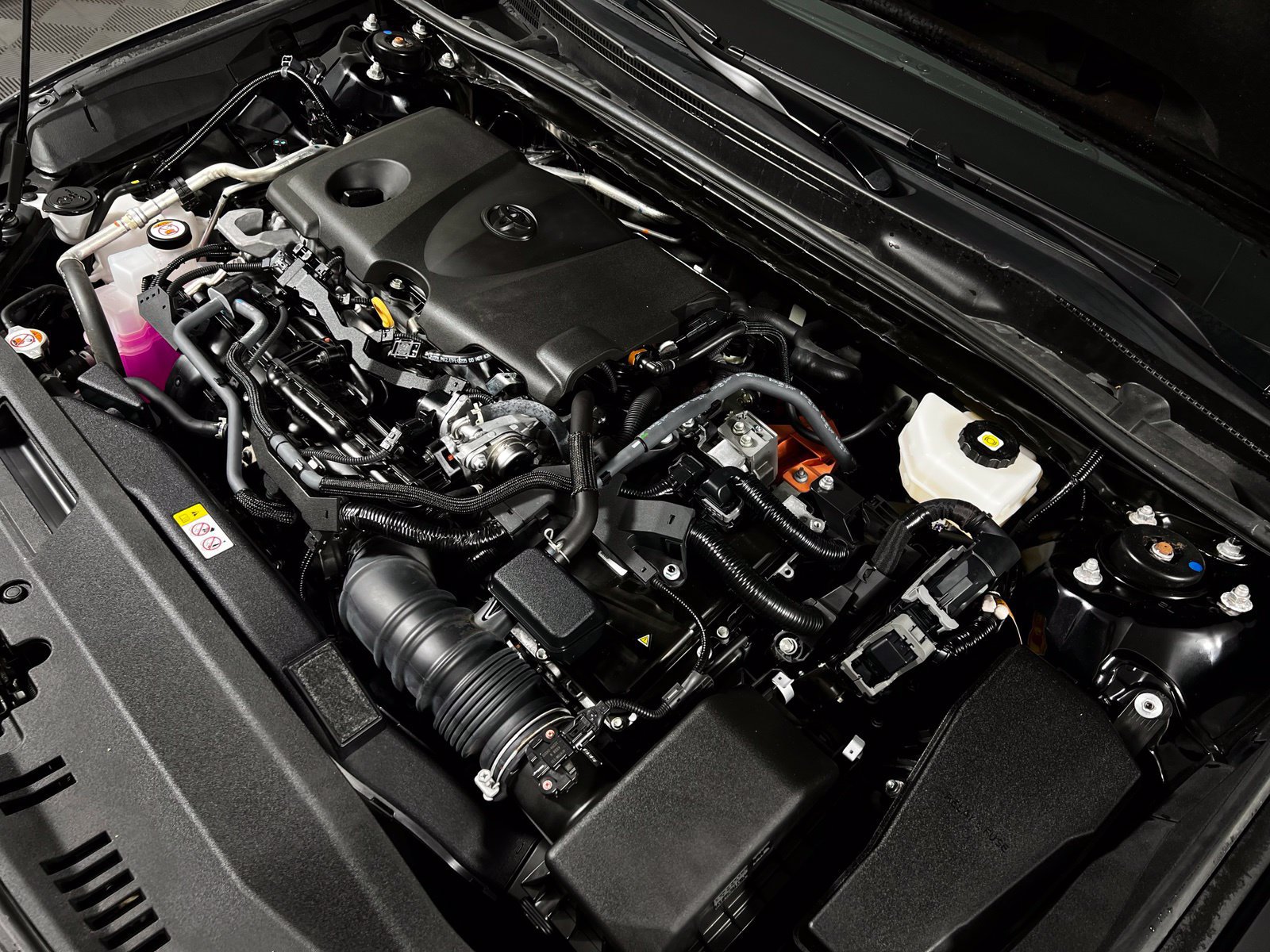 Certified 2025 Toyota Camry SE FWD image 11