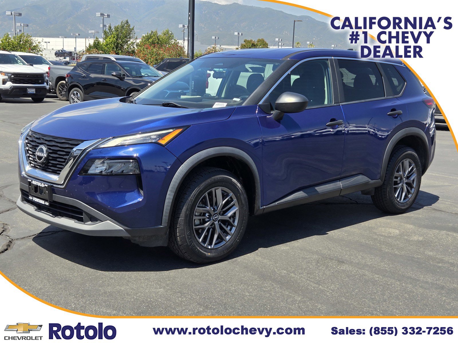 Used 2023 Nissan Rogue S AWD/4WD image 3