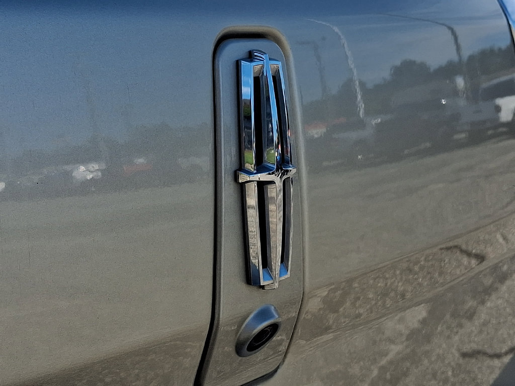 Used 2011 Lincoln MKX 2WD w/ 101A Rapid Spec Order Code image 28