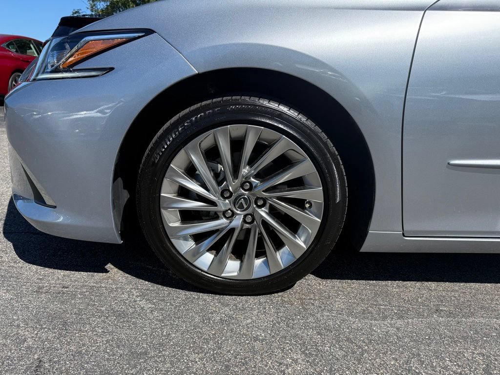 Used 2024 Lexus ES 300h w/ Premium Package FWD image 23
