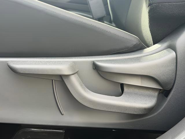 Certified 2025 Nissan Kicks Play S image 24