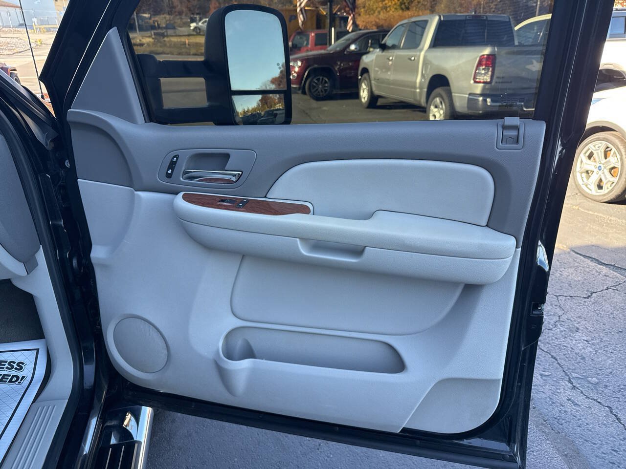Used 2007 GMC Sierra 3500 SLT w/ Convenience Package AWD/4WD image 16