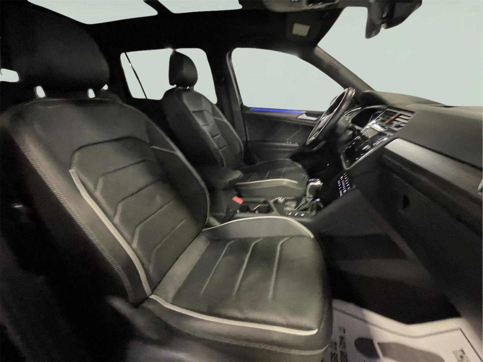 Used 2023 Volkswagen Tiguan SEL R-Line image 22