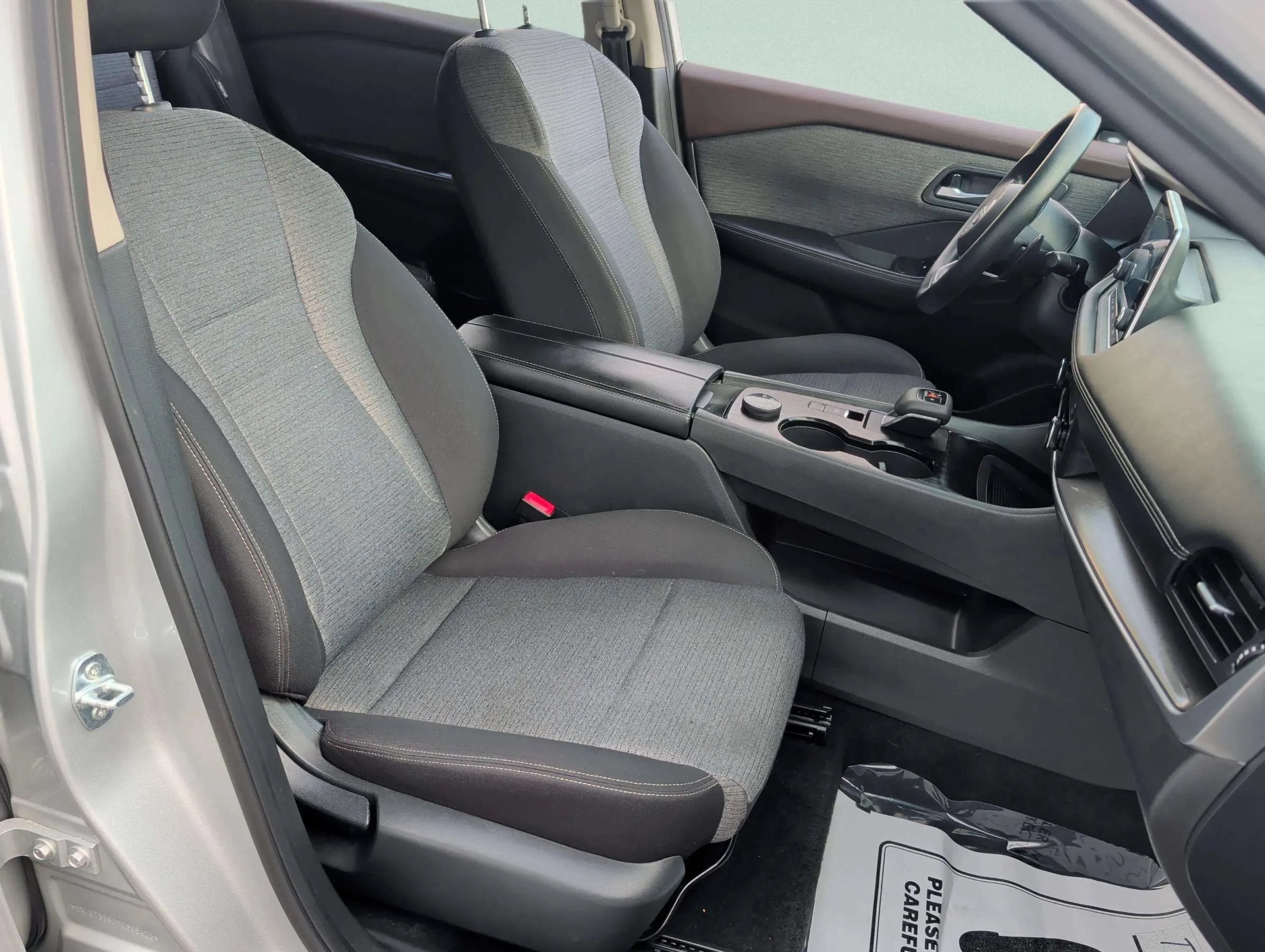 Used 2023 Nissan Rogue SV AWD/4WD image 18