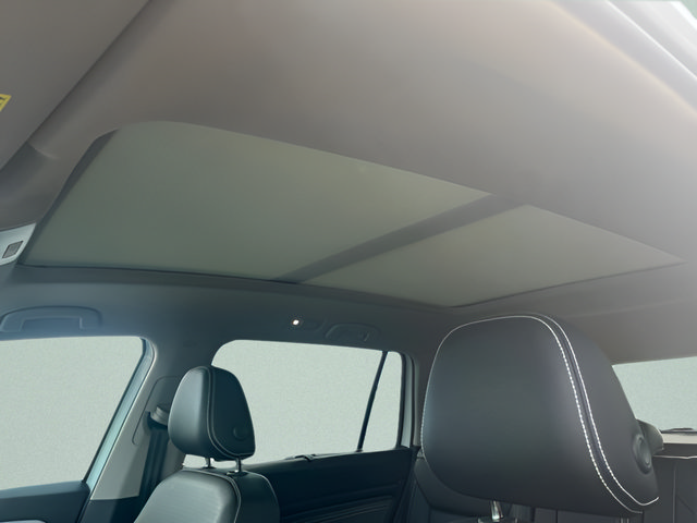 Used 2023 Volkswagen Atlas SE w/ Panoramic Sunroof Package AWD/4WD image 9