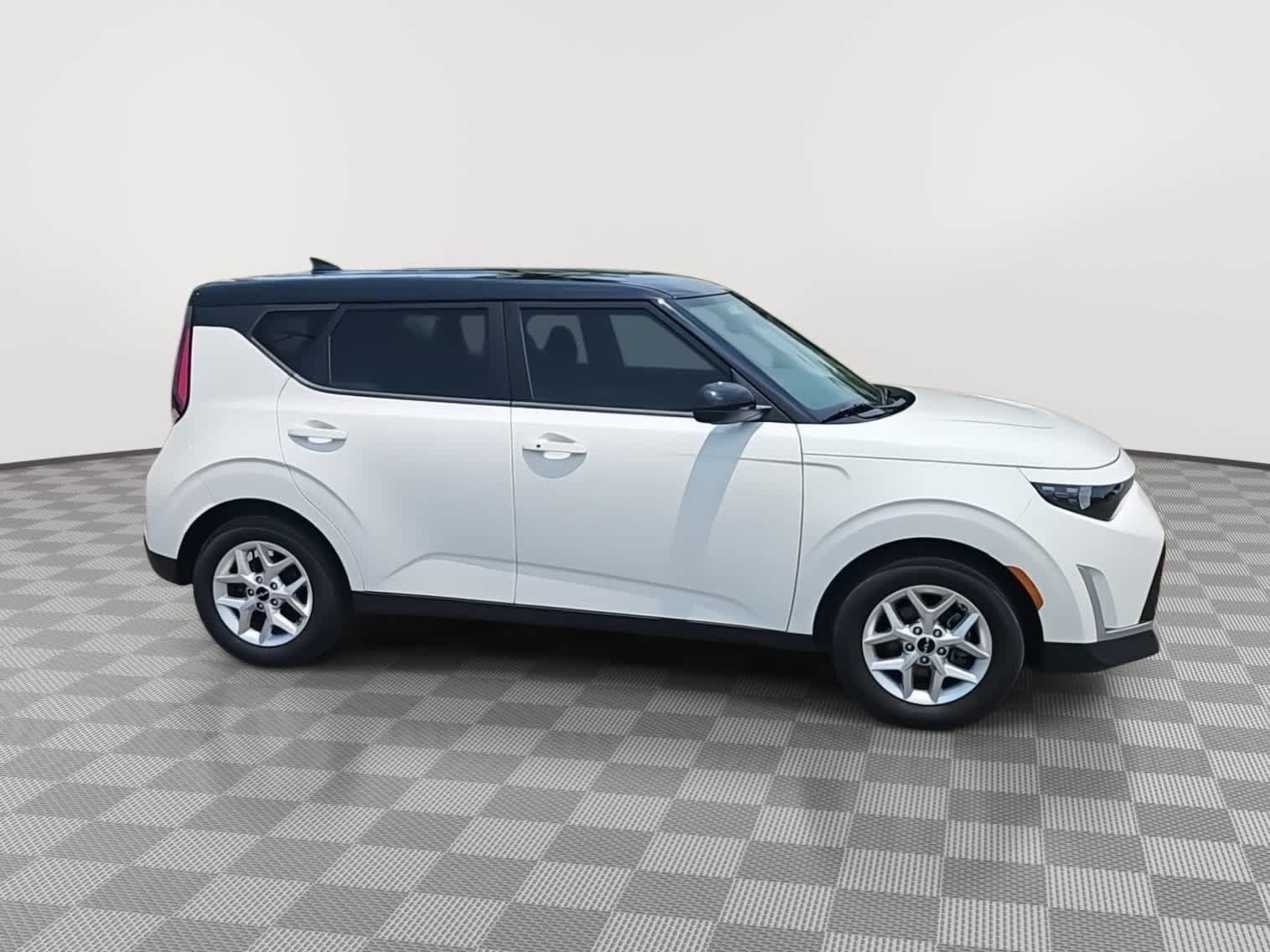 Used 2024 Kia Soul S FWD image 9