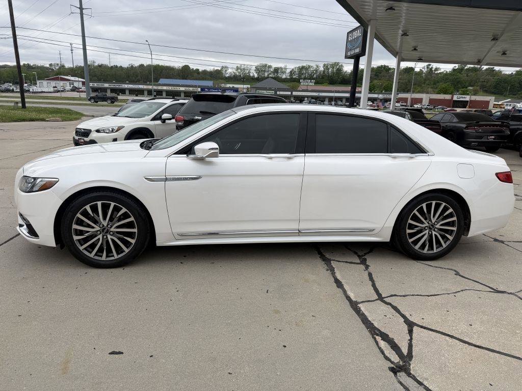 Used 2017 Lincoln Continental Select FWD image 4
