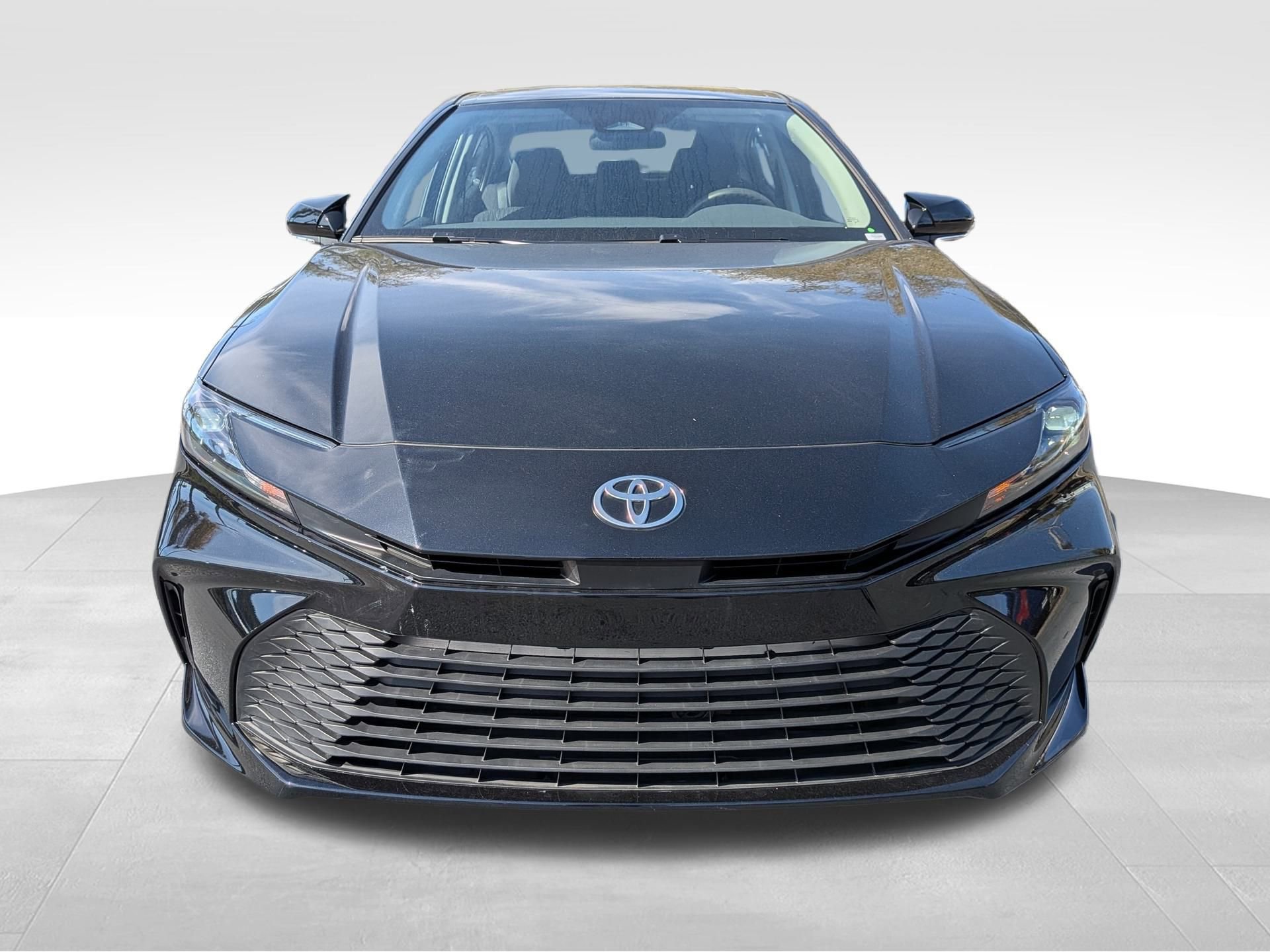 Used 2025 Toyota Camry LE image 11