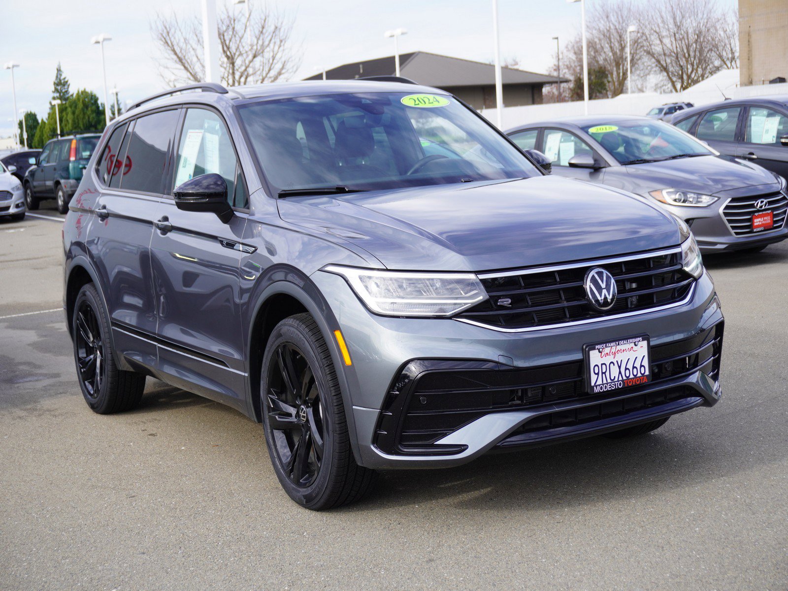 Used 2024 Volkswagen Tiguan SE R-Line