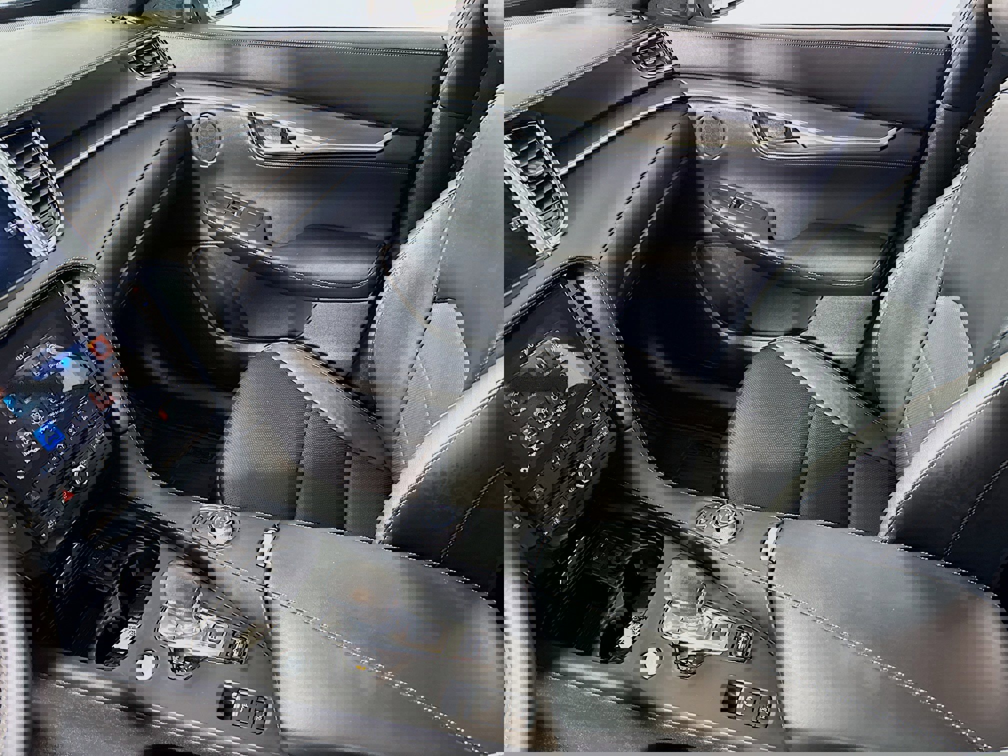 Used 2023 INFINITI QX55 Luxe w/ Cargo Package image 24