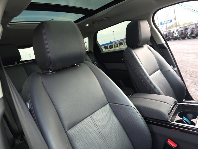 Used 2024 Land Rover Range Rover Velar S image 36