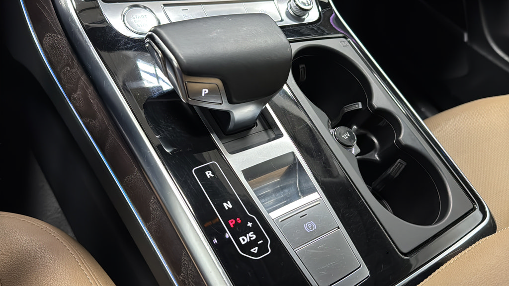Used 2019 Audi Q8 Prestige w/ Towing Package AWD/4WD image 19
