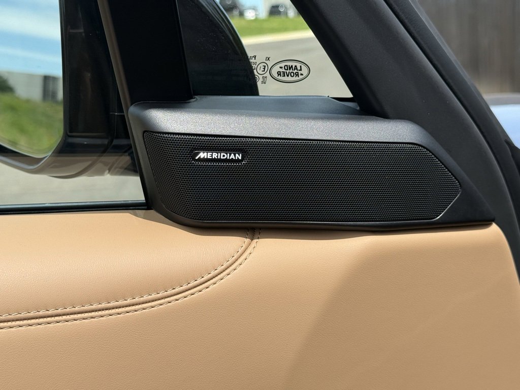 New 2025 Land Rover Range Rover SE image 15