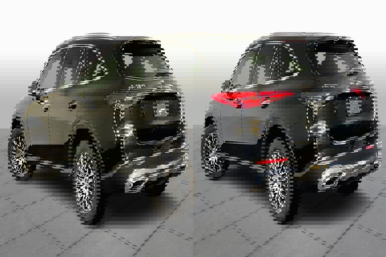 New 2026 Mercedes-Benz GLC 300 4MATIC image 3