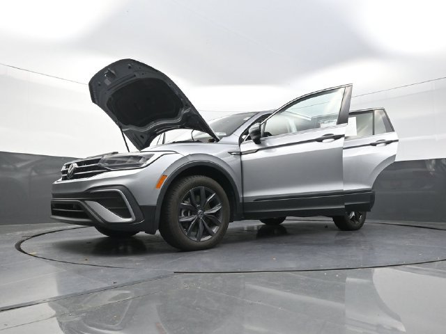 Used 2023 Volkswagen Tiguan SE FWD image 41