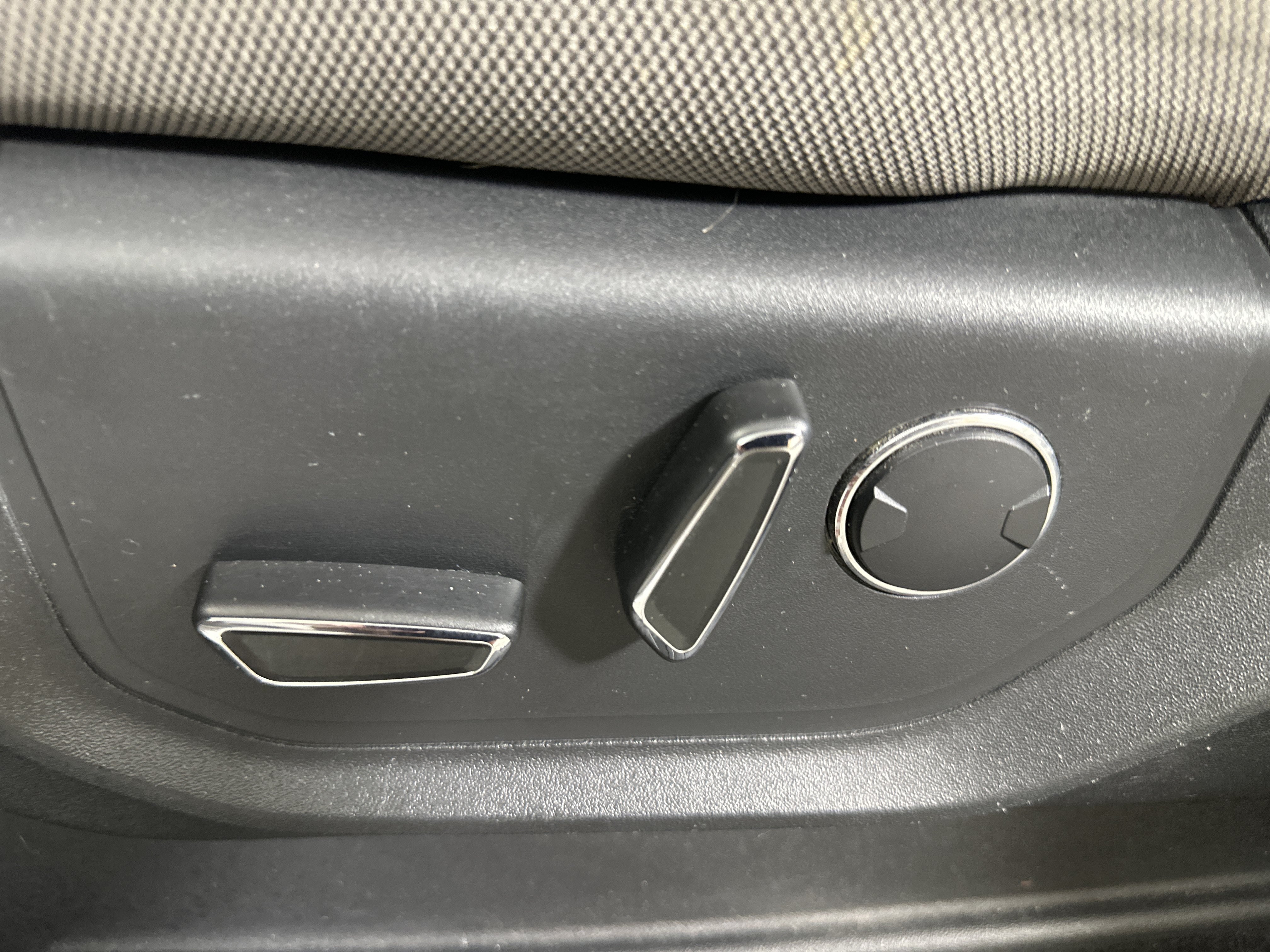Used 2018 Ford F150 XLT w/ Equipment Group 302A Luxury AWD/4WD image 10