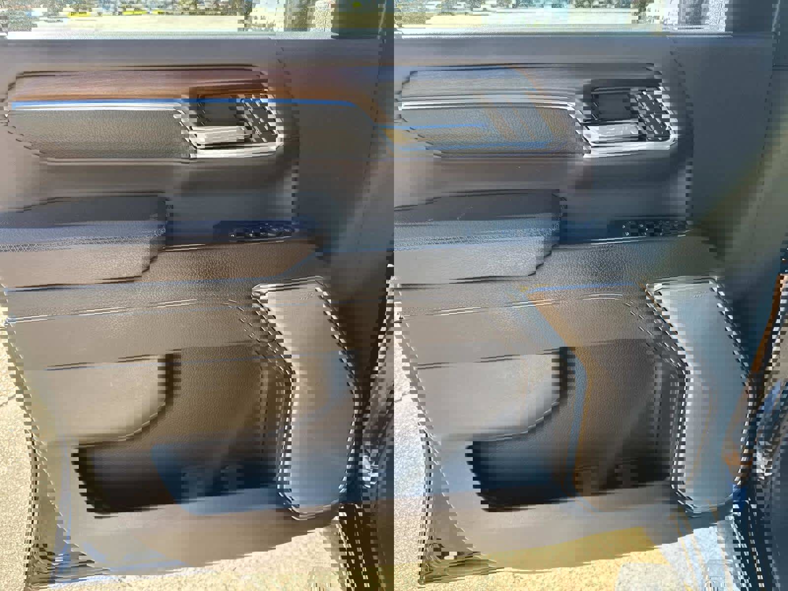 Used 2024 GMC Sierra 2500 Denali w/ Denali Reserve Package image 35