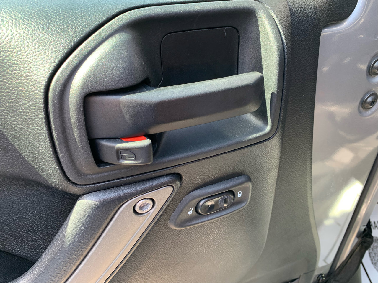 Used 2018 Jeep Wrangler Unlimited Sport S image 11