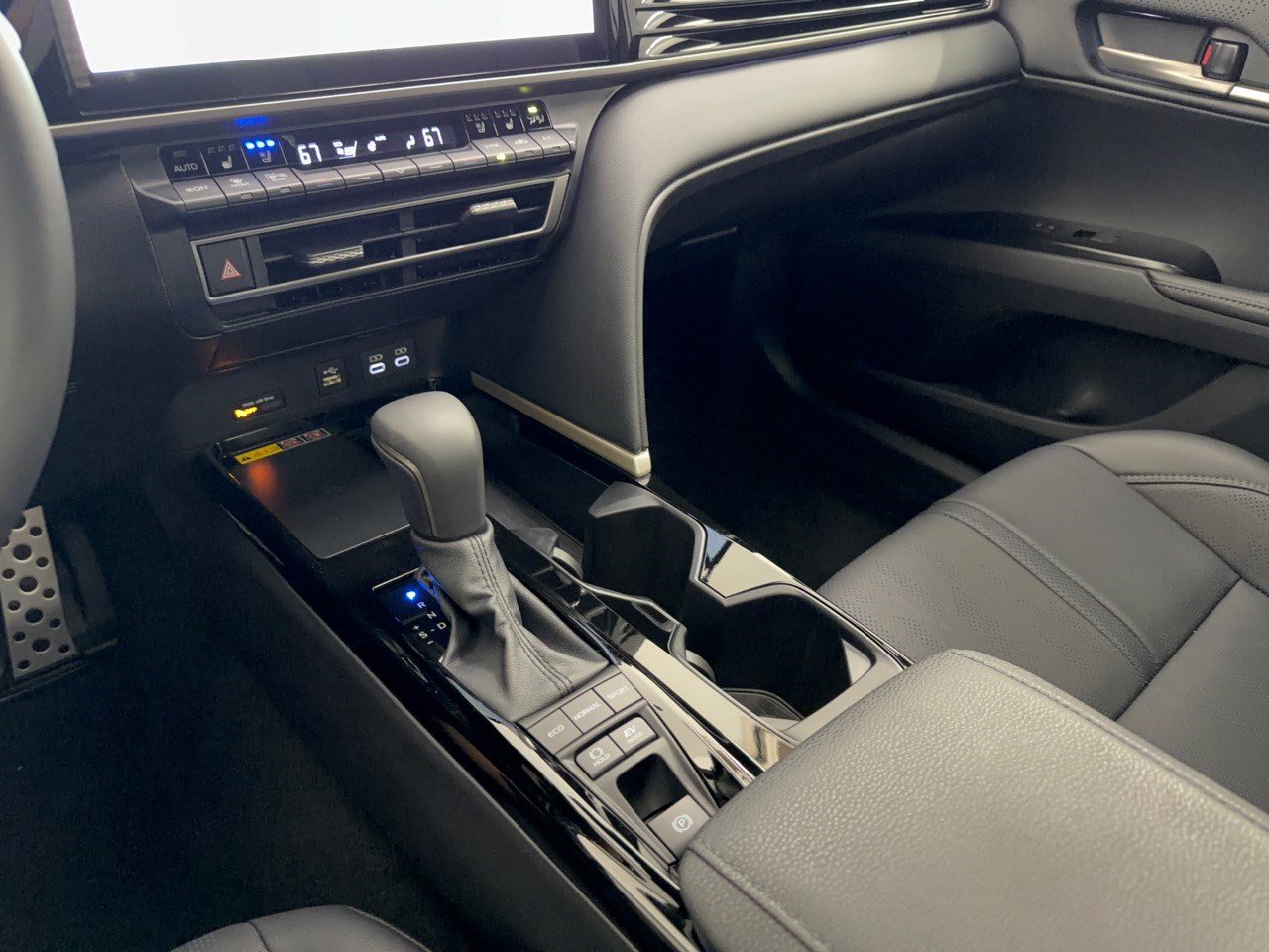 Used 2026 Toyota Camry XSE w/ Premium Package FWD image 21
