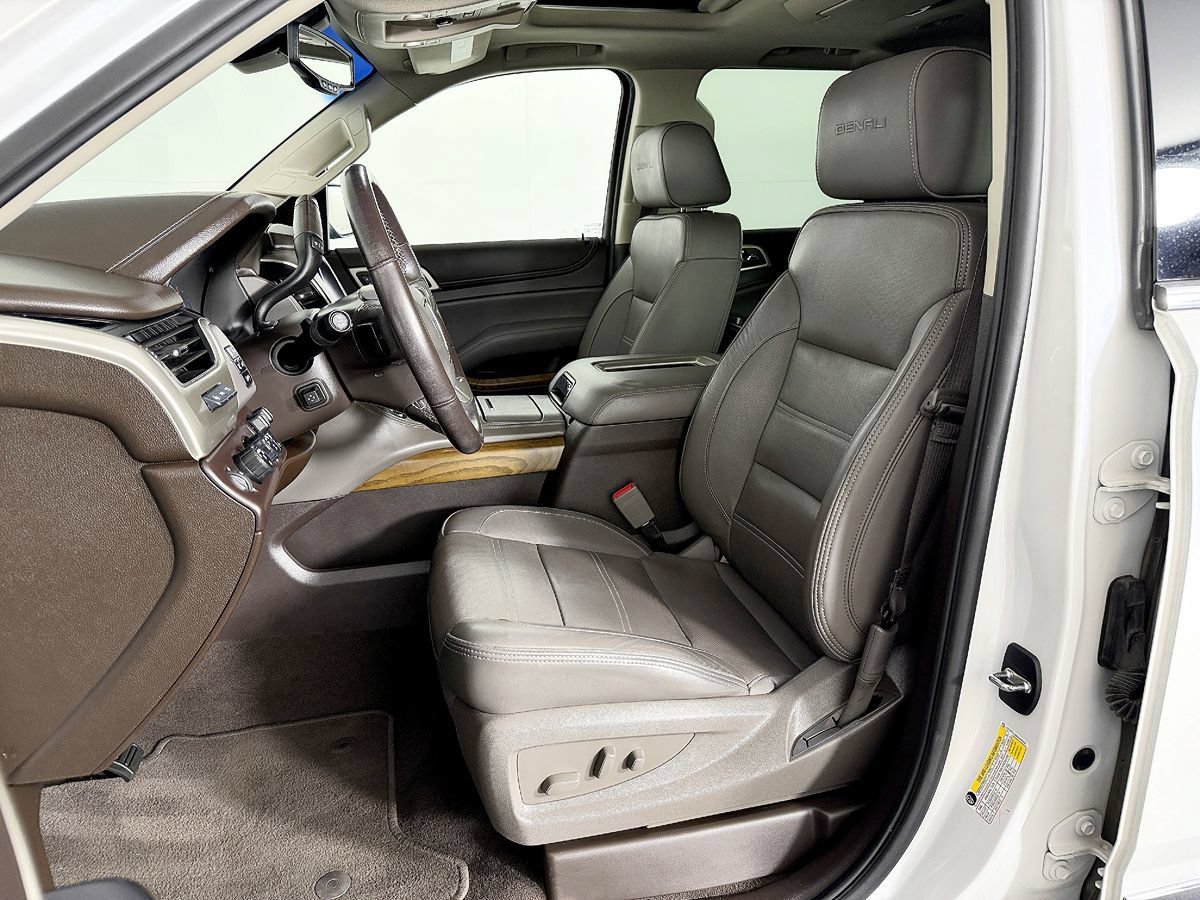 Used 2019 GMC Yukon Denali w/ Denali Ultimate Package AWD/4WD image 36
