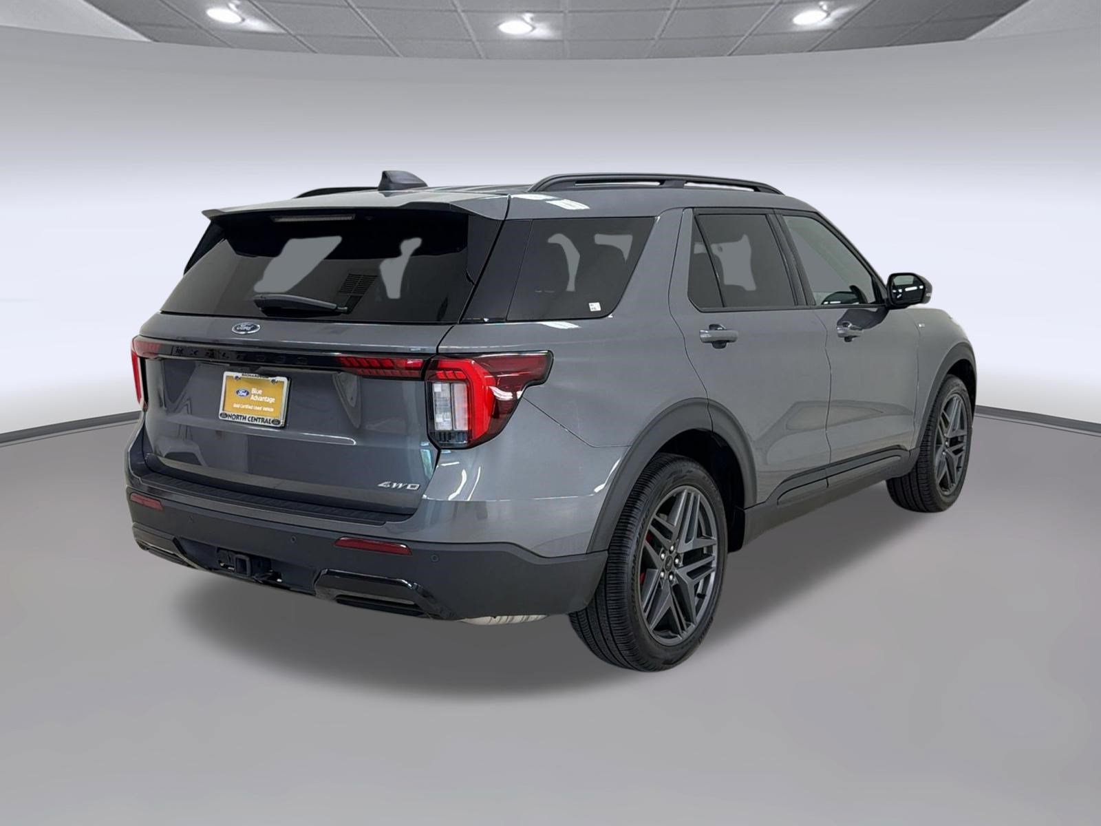 Certified 2025 Ford Explorer ST-Line w/ ST-Line Street Pack AWD/4WD image 9