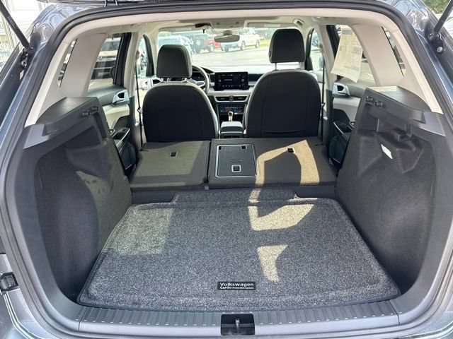 New 2026 Volkswagen Taos SE AWD/4WD image 32