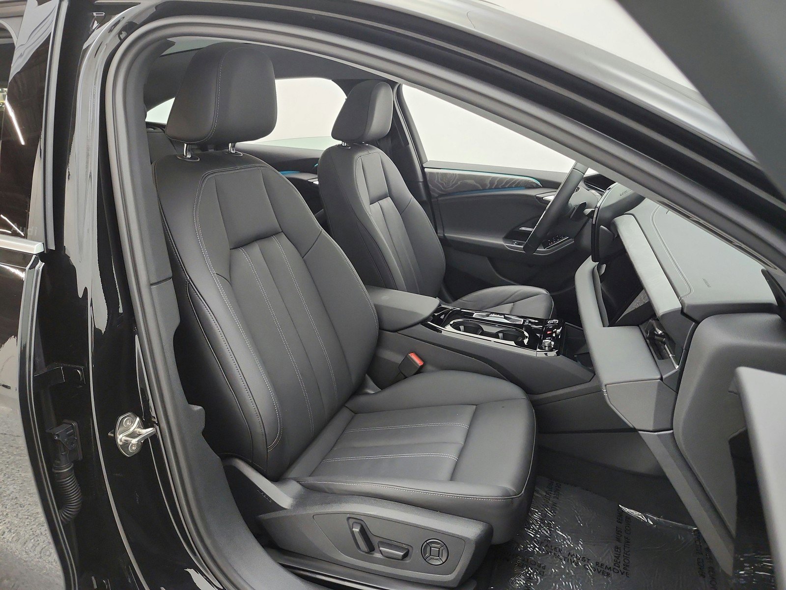 Used 2025 Audi A6 e-tron Premium Plus w/ Premium Plus image 19