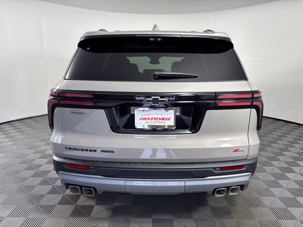 New 2027 Chevrolet Traverse Z71 w/ Enhanced Driving Package AWD/4WD image 4