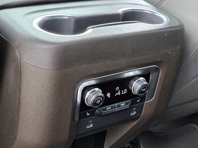 Used 2022 GMC Yukon SLT w/ SLT Luxury Package RWD image 12