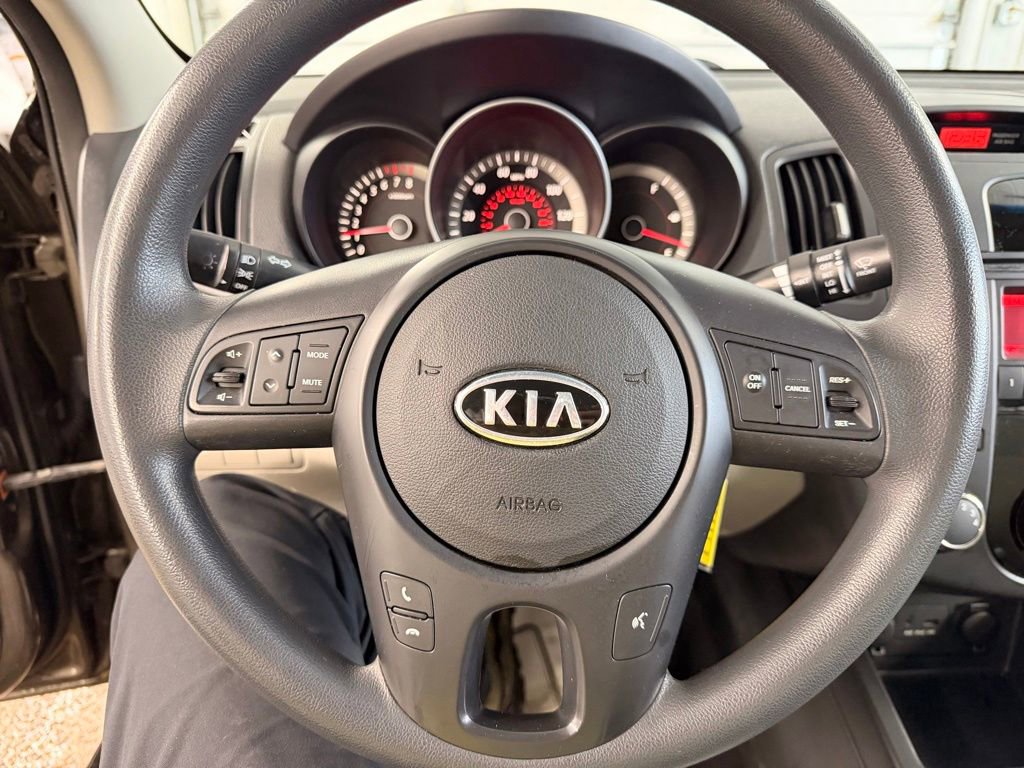 Used 2010 Kia Forte EX image 14