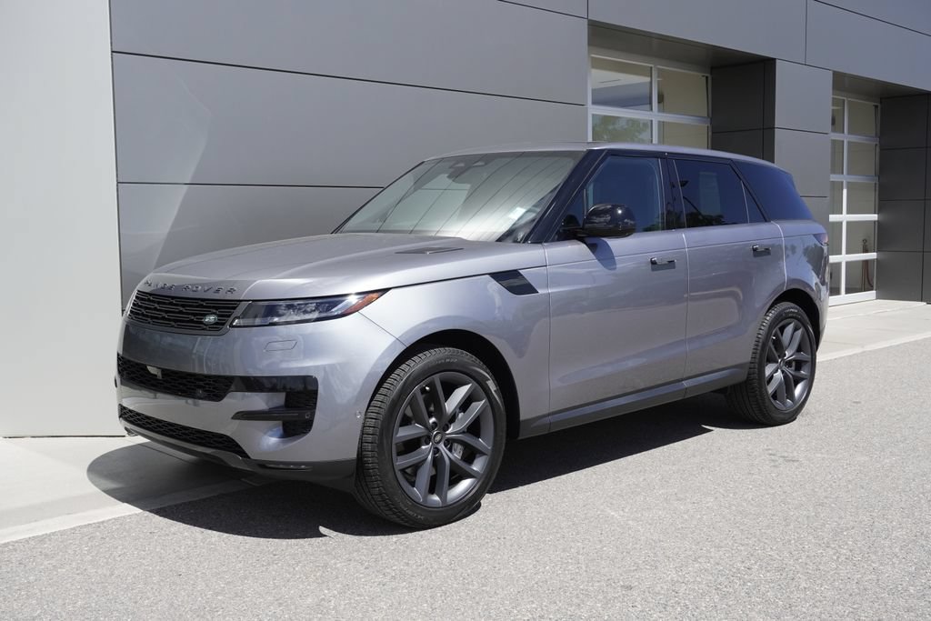 Used 2025 Land Rover Range Rover Sport SE AWD/4WD image 3