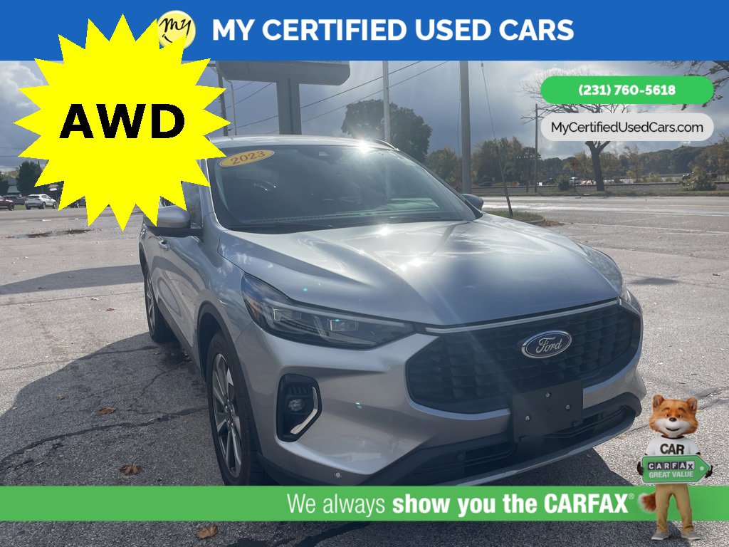 Used 2023 Ford Escape Platinum image 3