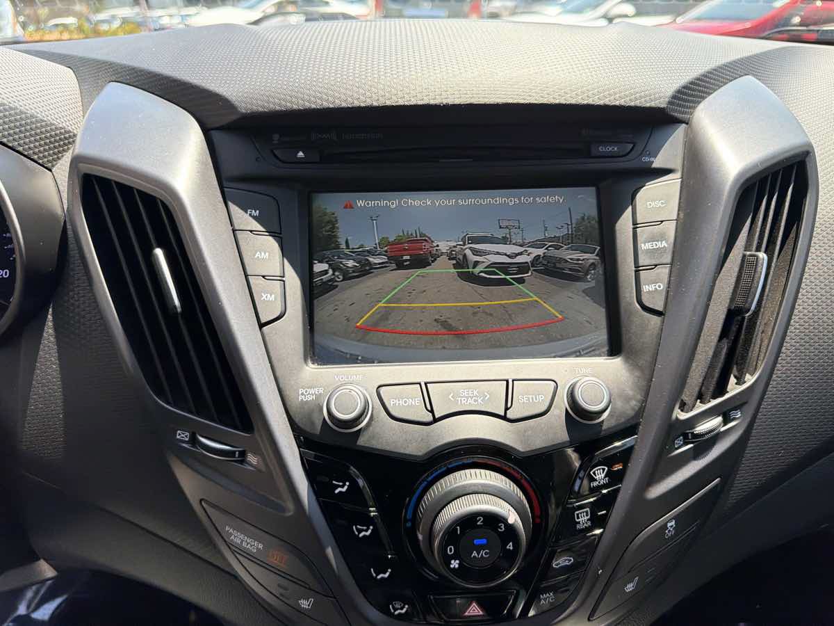 Used 2016 Hyundai Veloster Turbo FWD image 25
