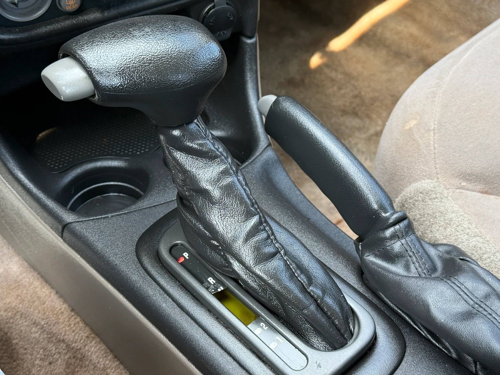 Used 2004 Pontiac Grand Am SE FWD image 26